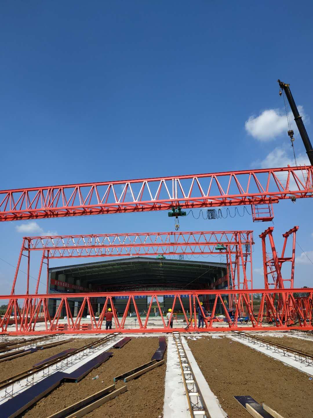 上海普都建筑勞務有限公司安徽滁州定遠縣中交華南公司明巢高速4標MG8010T-32M-9M龍門吊二臺，MH10T-32M-9M龍門吊三臺