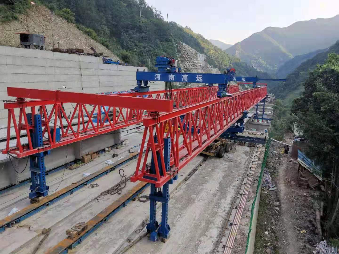 我們廠家對于JQJ30T-120M架橋機的技術(shù)要求推薦，仔細觀察它的特點使用的時候也會很方便