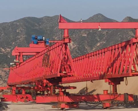 GYLQ200T-40M自平衡過跨架橋機在使用時有哪些優(yōu)點呢？